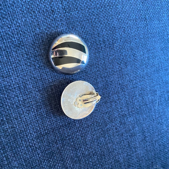 Mexican Silver Clip-on Earrings - Picture 3 of 3